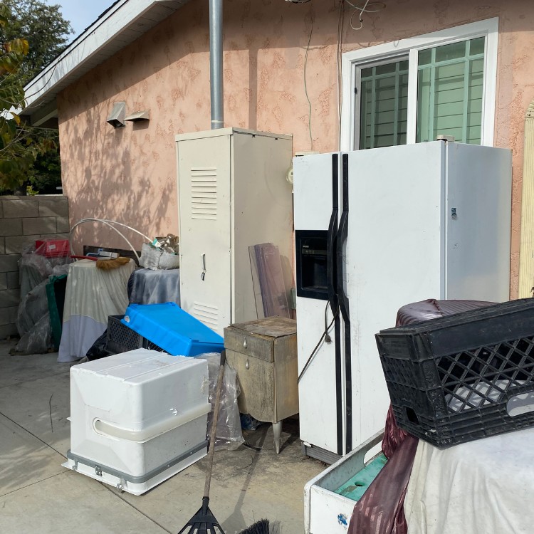 Junk Removal in Bakersfield, CA Junk Removal in Bakersfield, CA